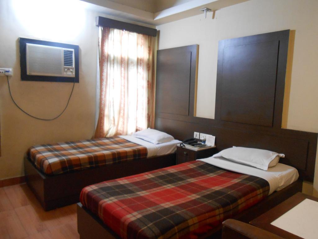 Hotel Kings Crown Vip Road
