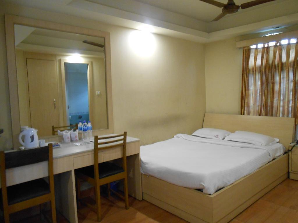 Kings Crown Vip Road Hotel 3*