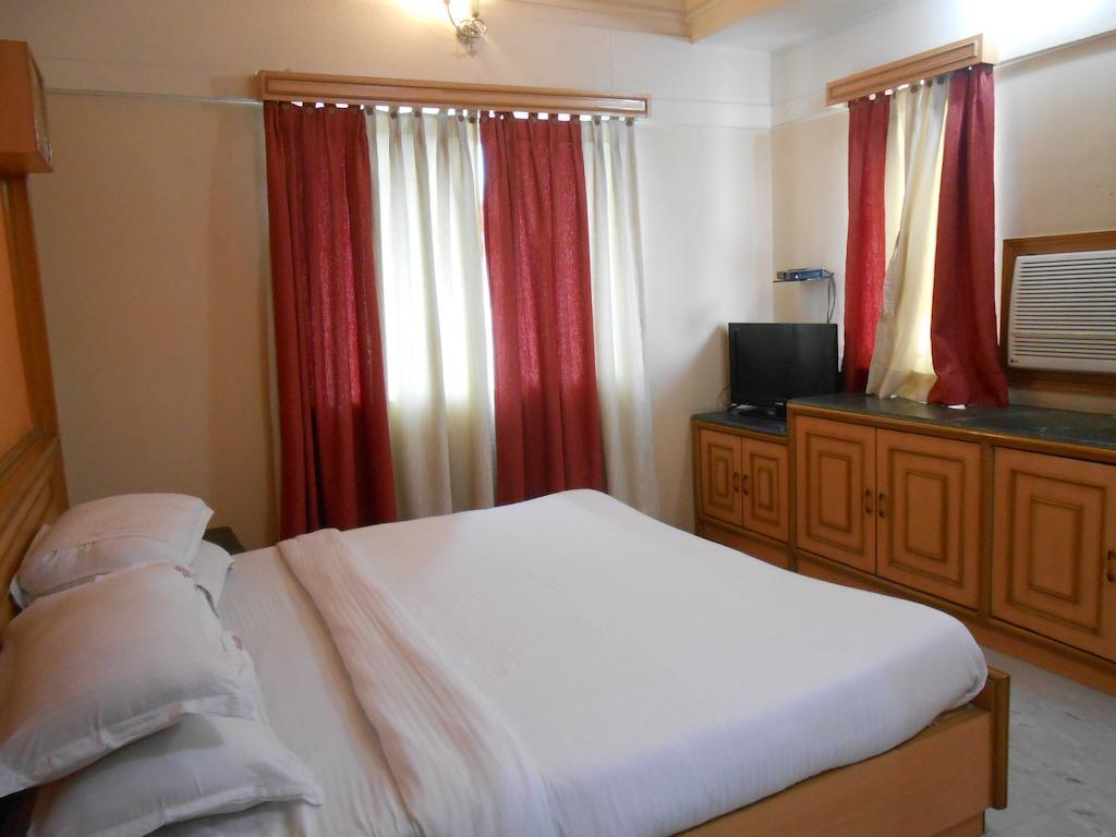 Hotel Kings Crown Vip Road Kolkata