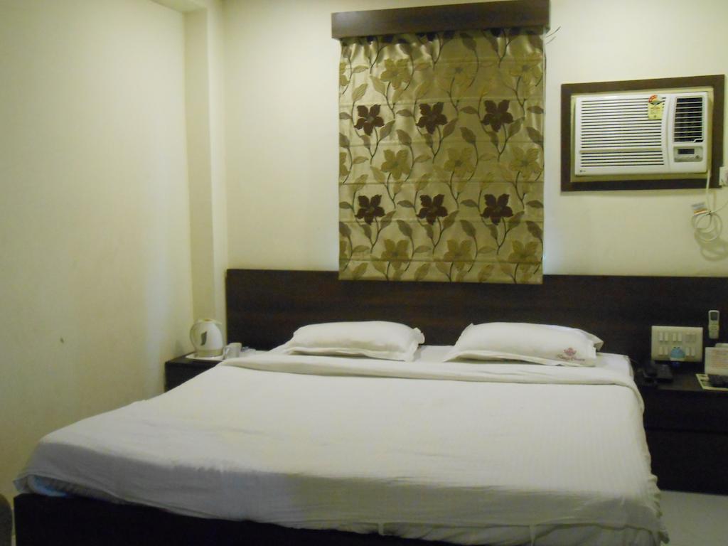 Kings Crown Vip Road Kolkata